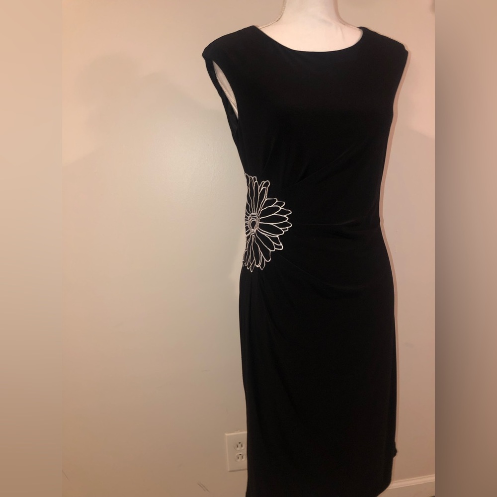 RONNI NICOLE SZ.6 Black dress‎ 💐 - Picture 2 of 11